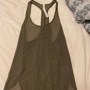 Lululemon mesh tank size 8
